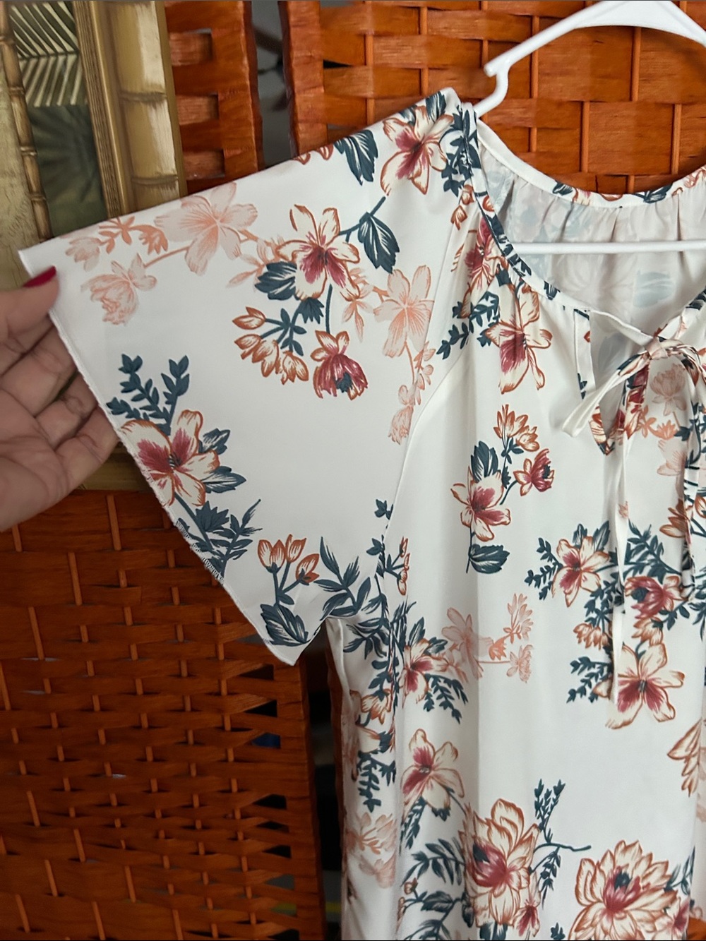 Beautiful polyester ✂️ - Picture 2 of 5